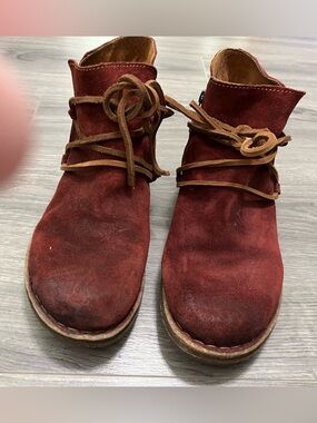 Born Women's Suede Ankle Booties in Burgundy with Brown Laces